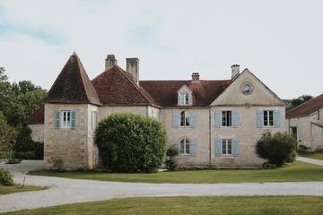 Gîte pour 16 personnes, avec terrasse et jardin dans Haute-Marne