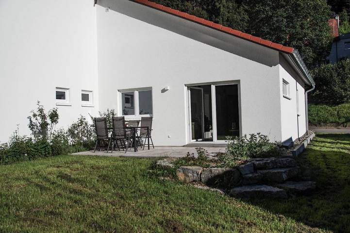 Ferienwohnung für 5 Personen, mit Terrasse und Ausblick in Burladingen