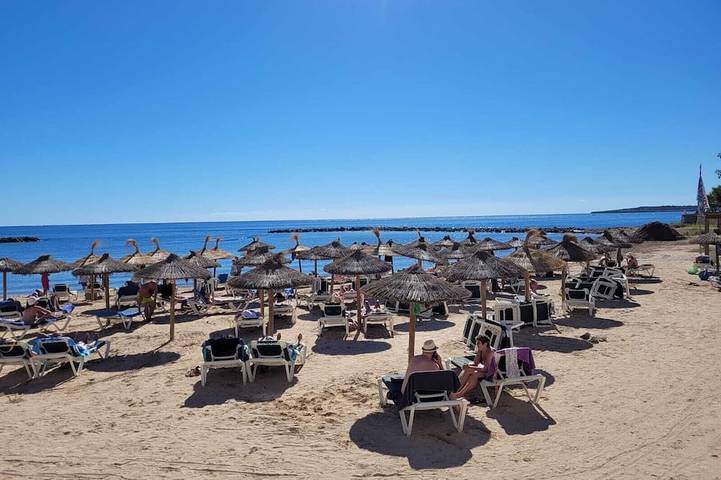 Ferienwohnung für 5 Personen, mit Terrasse und Garten in Cala Bona