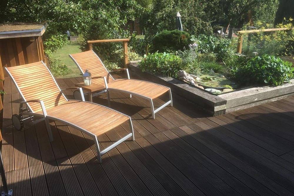 Ganze Wohnung, Bungalow im Schloßgarten - Bungalow Gartenblick in Schwerin, Schweriner See