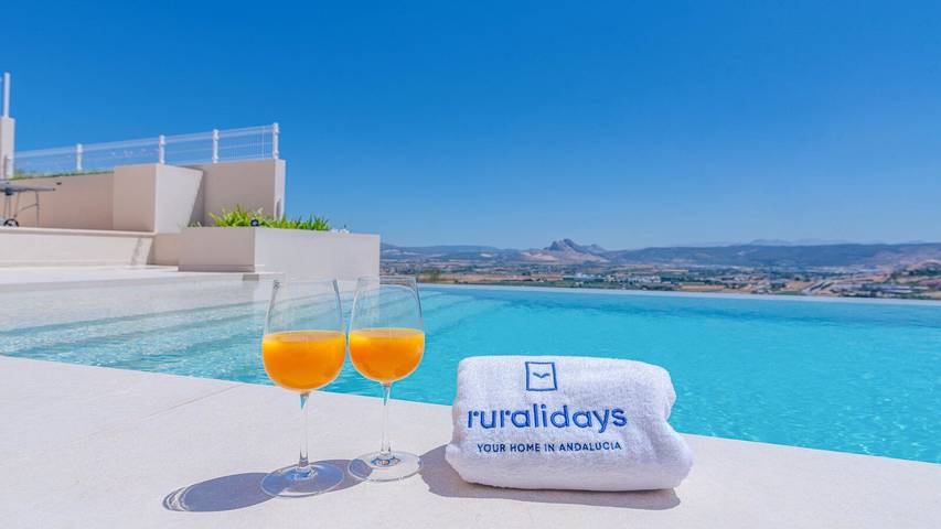 Chalet para 8 personas, con Balcón/Terraza y Piscina en Antequera - 4