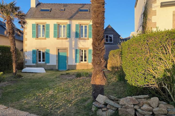 Location de vacances pour 6 personnes, avec jardin et terrasse dans Port de Carantec