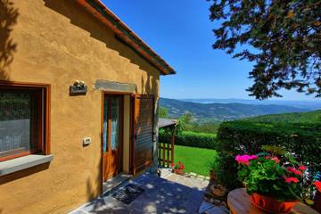 Villa With Pool for 4 People in Portole, Arezzo Province, Photo 3