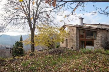 Location De Vacances pour 7 Personnes dans Gluiras, Parc naturel régional des Monts d'Ardèche, Photo 1