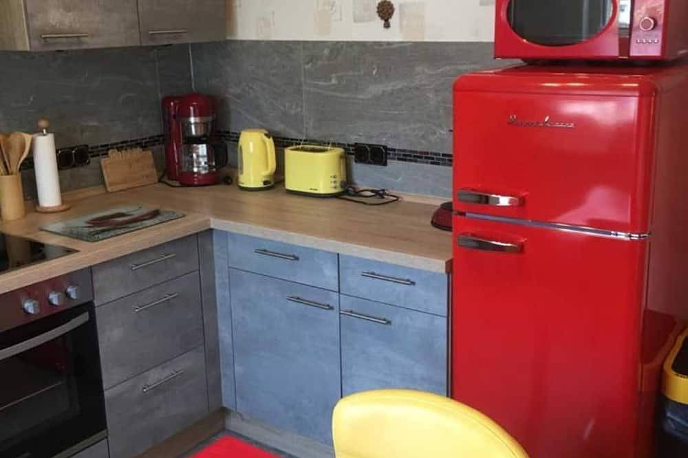 Entire apartment, Vacation apartment 2 Alte Kaserne - Holiday apartments Alte Kaserne close to Lake Drewen in Wesenberg, Mecklenburg-Strelitz