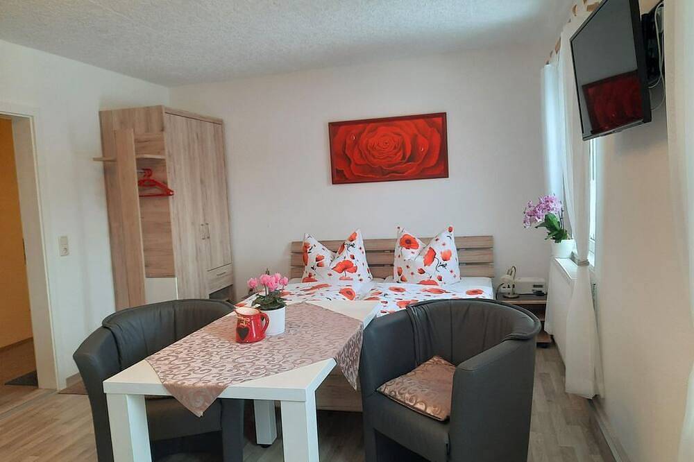 Ganze Wohnung, Appartement \"Pfaffenstein\", Wohn-/Schlafraum - Ferienhof Müller in Königstein, Elbsandsteingebirge