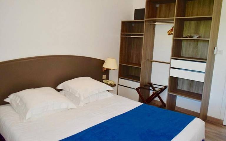 Hôtel pour 2 personnes, avec vue ainsi que terrasse et jardin à Lacave - 3