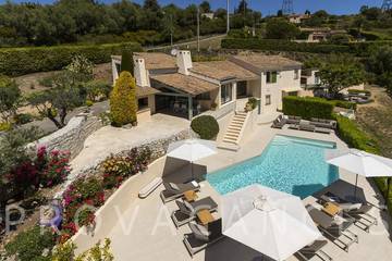 Villa für 12 Personen, mit Pool und Balkon/Terrasse in Nizza