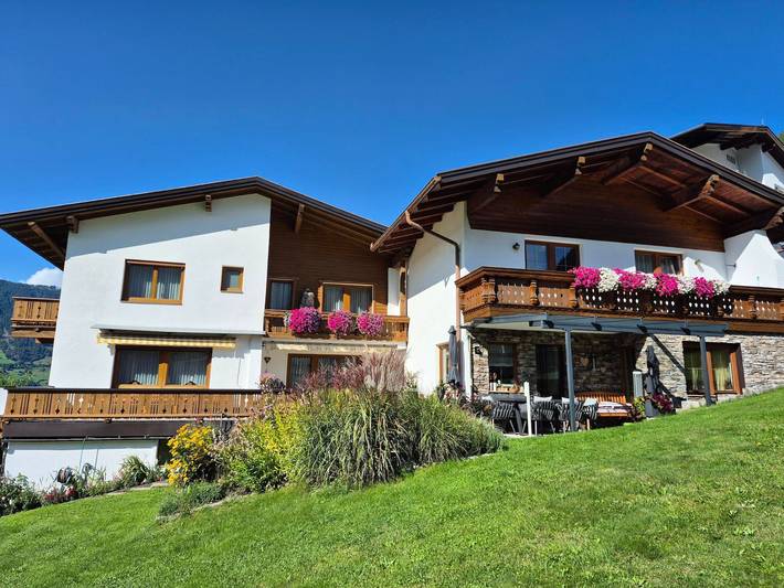 Ferienwohnung, mit Balkon und Terrasse