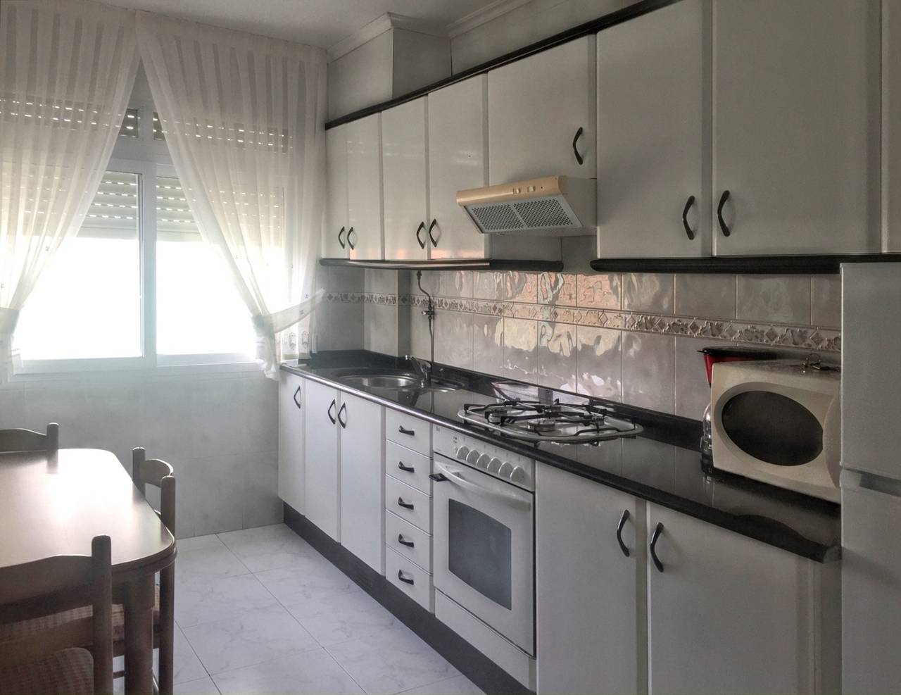 Entire apartment, Spacious Apartment in Laxe with Balcony in Laxe, Costa da Morte