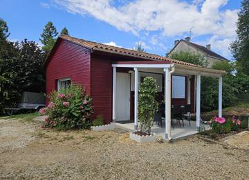 Gîte pour 2 personnes, avec terrasse, animaux acceptés en Dordogne