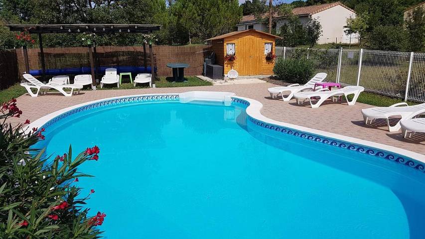 Gîte pour 4 personnes, avec piscine et jardin à Montégut-Lauragais