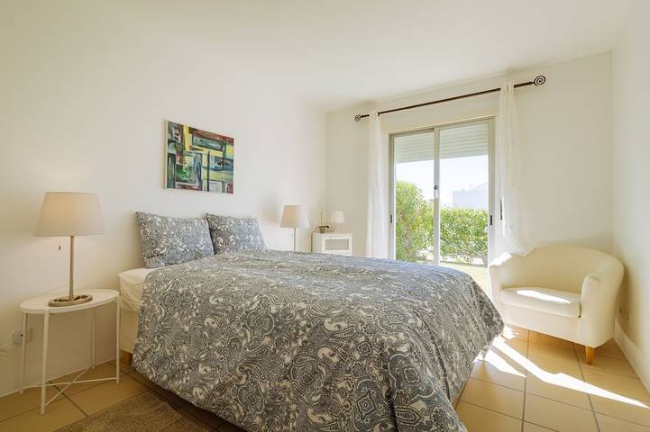 Schönes Reihenhaus \" Casa Branca \" mit Pool und Meerblick in Alporchinhos (Atlantikküste), Porches