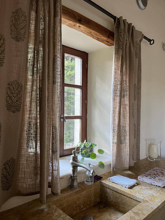 Gîte pour 2 personnes, avec vue ainsi que piscine et terrasse à Réauville - 2