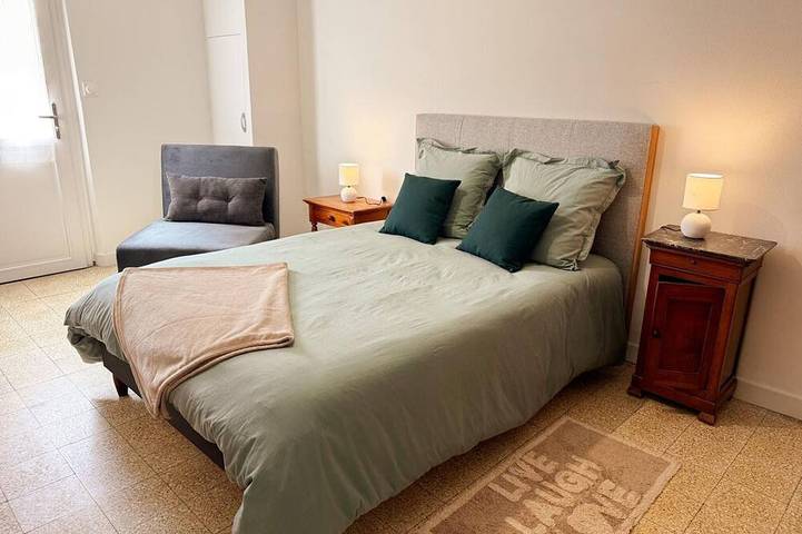 Gîte pour 6 personnes, avec jardin à Villeny - 2