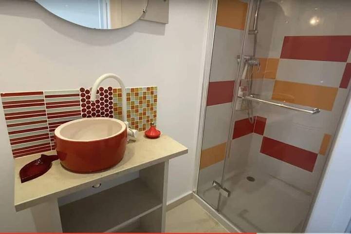 Gîte pour 5 personnes, avec Jardin à Dun-le-Palestel - 4