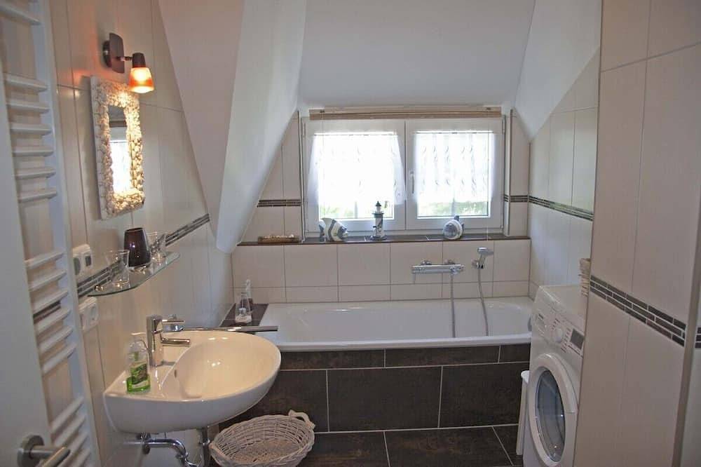 Exclusive holiday home with thatched roof, right by the sea and on the beach behind the dune in Ostseebad Karlshagen, Karlshagen