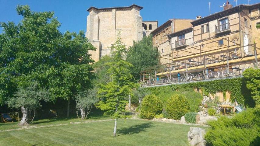 Apartamento para 2 personas, con Balcón además de Terraza y Jardín en Calatañazor