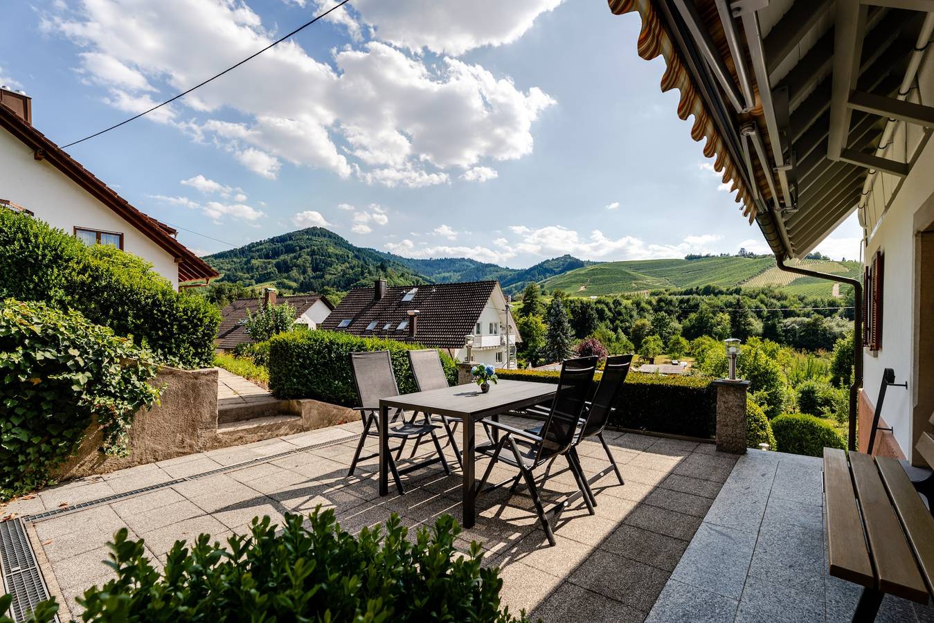 Ganze Wohnung, Ferienwohnung 'Ferienwohnung Anna Durbach' mit Balkon, Wlan und Klimaanlage in Durbach, Mittlerer Schwarzwald