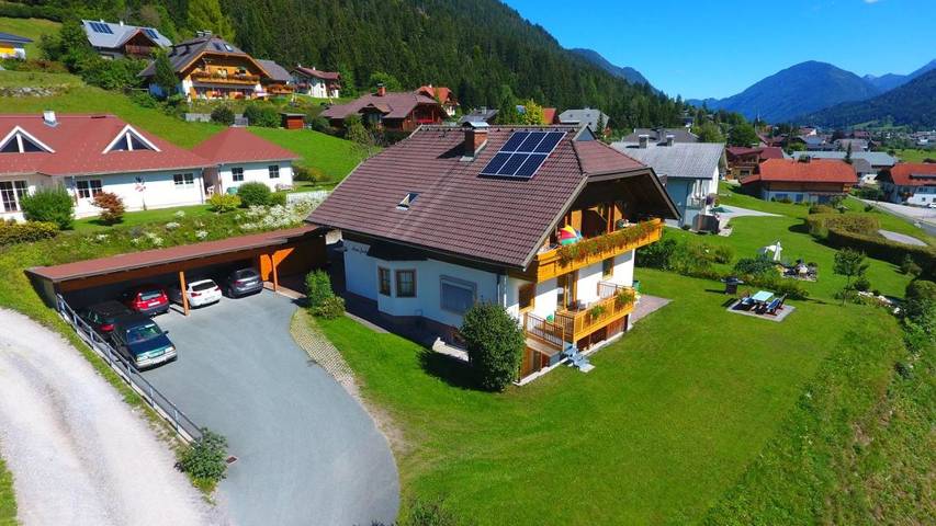 Ferienwohnung für 5 Personen, mit Balkon und Terrasse sowie Garten und Seeblick