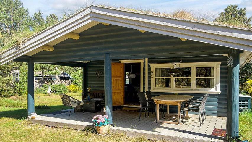 Ferieudlejning for 4 personer, med terrasse i Sjællands Odde