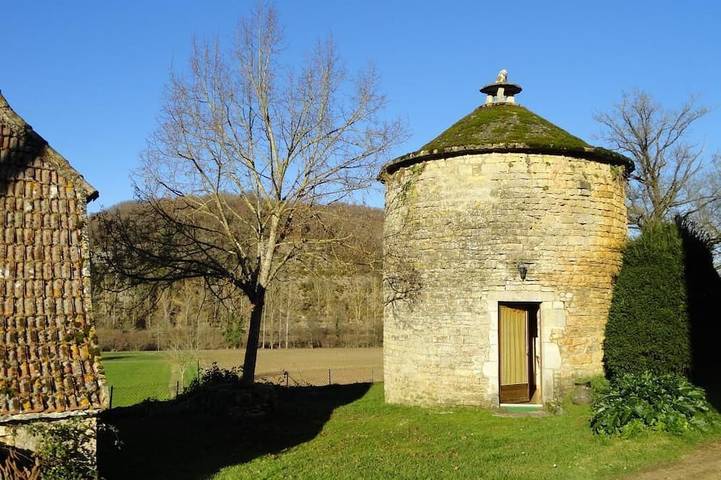 Gîte pour 2 personnes, avec jardin, animaux acceptés à Brengues
