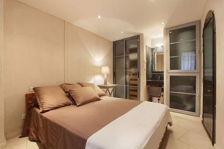 Gîte pour 2 personnes, avec terrasse à Saint-Cannat - 2