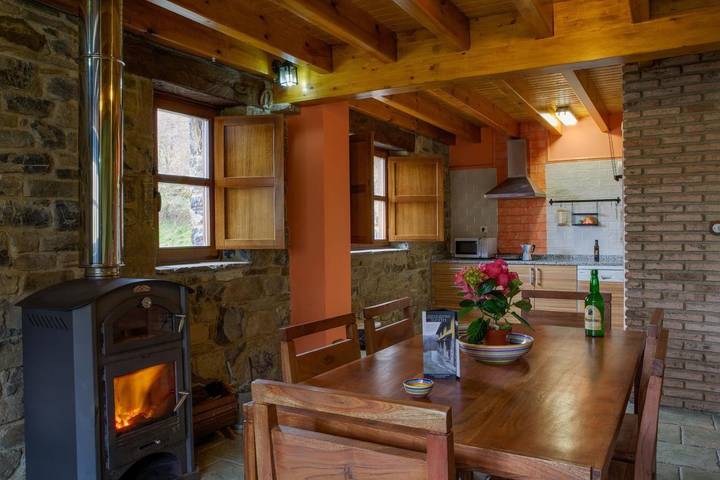 Casa rural para 16 personas, con Terraza además de Jardín y Vistas en Matallana de Torío - 2