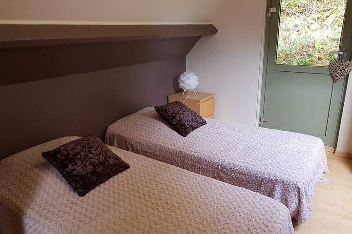 Location de vacances pour 6 personnes, avec terrasse et jardin, animaux acceptés à La Rivière-Saint-Sauveur - 2