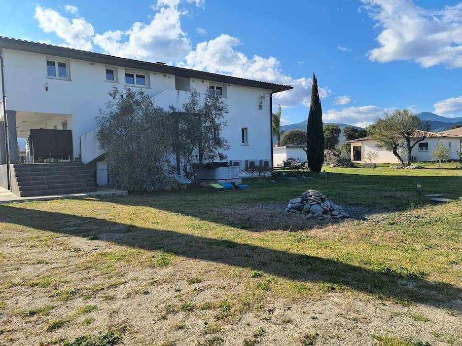 Appartement entier, Appartement de détente et vue sur montagnes in Ghisonaccia, Arrondissement de Corte