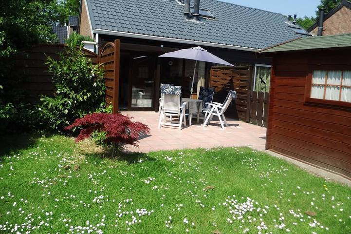 Ferienhaus für 5 Personen, mit Garten und Pool in Bruinisse