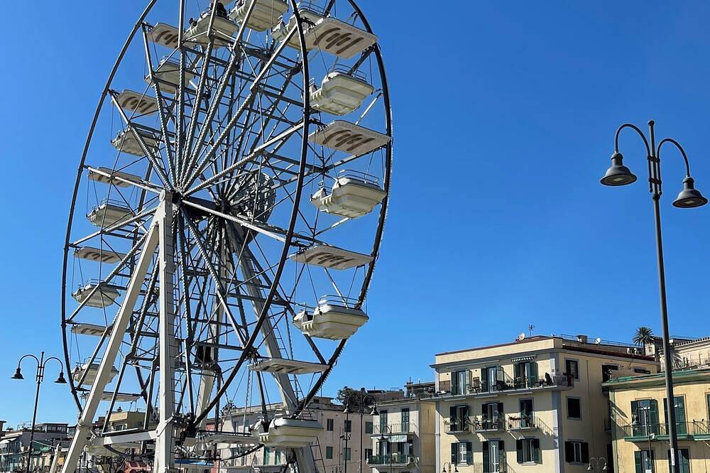 Entire apartment, Entire vacation home for 4 people in the waterfront area of Pozzuoli. in Pozzuoli, Naples Province