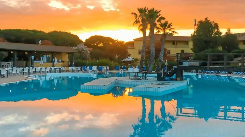 Gîte pour 4 personnes, avec piscine ainsi que jardin et vue, animaux acceptés à Arborea - 2