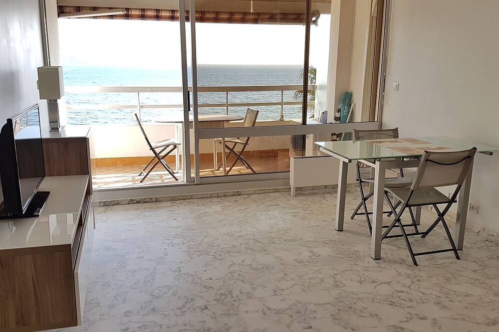 Geheel appartement, Studio Hoeknacht Panoramisch zeezicht in Bandol, Toulon regio