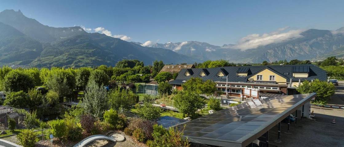 Hôtel pour 2 personnes, avec vue ainsi que jardin et piscine à Saillon - 3