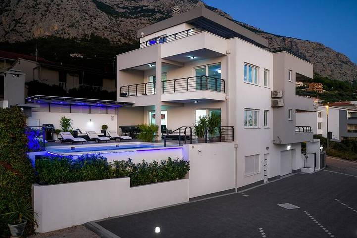 Luxusvilla Palladium im Zentrum mit * beheiztem Pool, * Penthouse und * Whirlpool in Makarska, Makarska Riviera