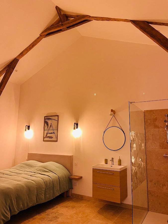 Three-Bedroom House in Esclottes, Région de Marmande