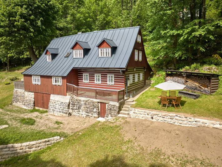 Ferienhaus für 5 Personen, mit Terrasse und Garten sowie Sauna in Nordböhmen
