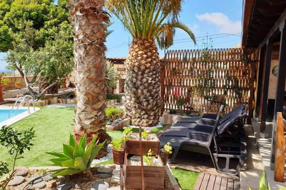 Romántica, histórica casa de campo con jardín tropical. in Arico Viejo, Arico