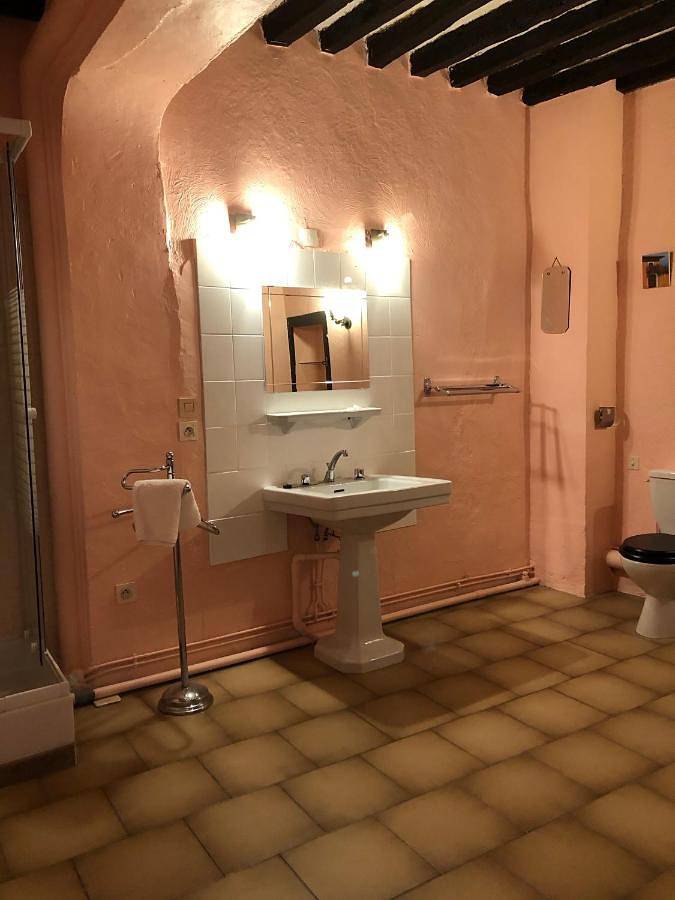 Queen Room in Oppède-le-Vieux, Oppède
