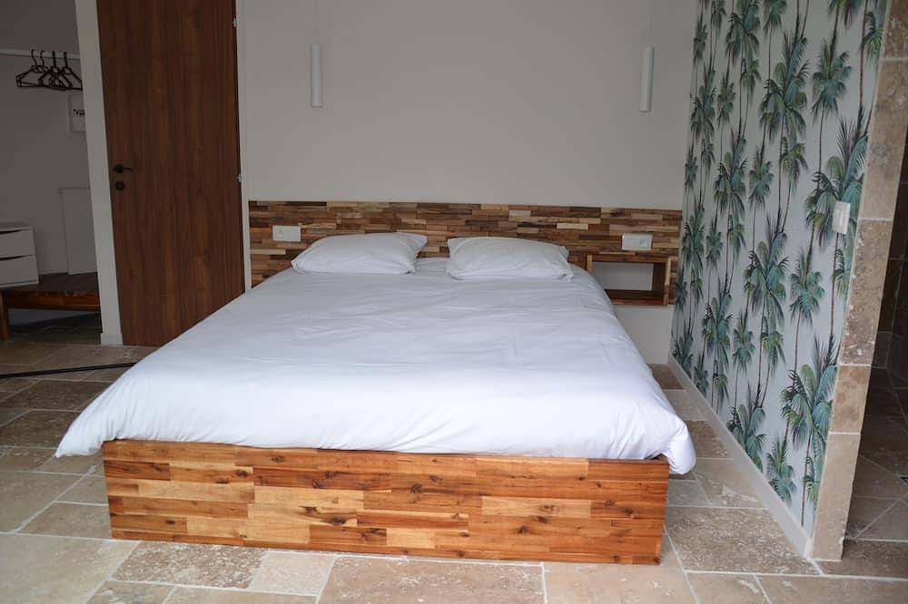 Appartement entier, Appart ht de gamme clim piscine spa sauna muscu velos ping pong, jeu de boules in Heyrieux, Région de Vienne