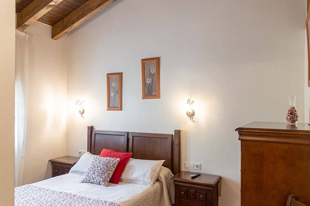 Casitas adosadas en el jardín de Picos de Europa: Ar0712 in Avín, Onís