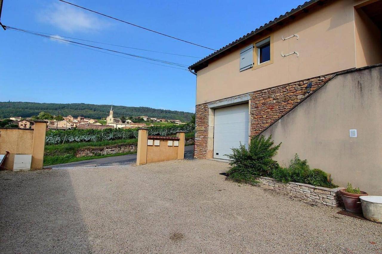 Winegrower's House In Vergisson in Vergisson, Région de Mâcon