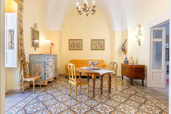 Entire apartment, Apartment 'Donna Cesarina - Maison De Charme' with Private Terrace, Wi-Fi and Air Conditioning in Maruggio, Gulf of Taranto