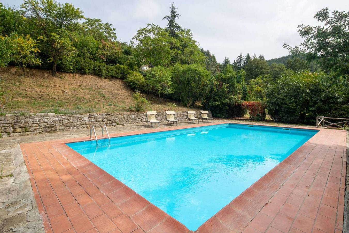 Ancient villa with outbuilding and private pool-Villa Bagnolo in Arezzo Province