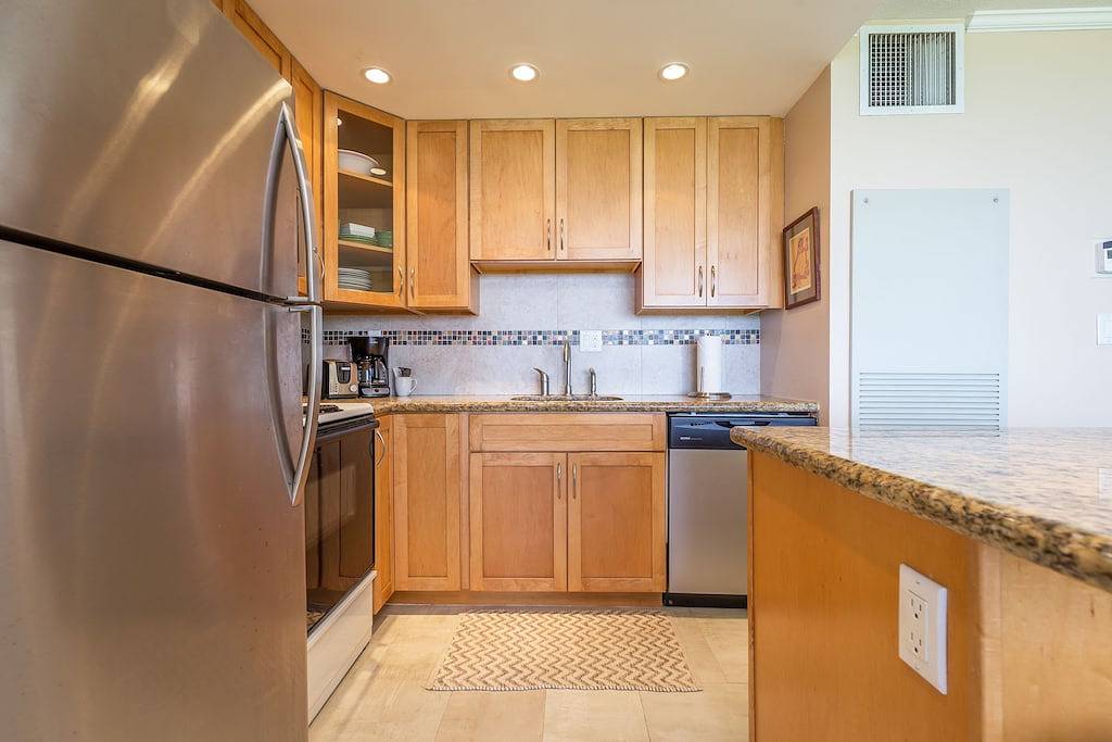 Ganze Wohnung, Direkt am Strand, Erdgeschoss, Ecke - nur wenige Schritte vom Meer entfernt !!!!! in Kihei, Maui