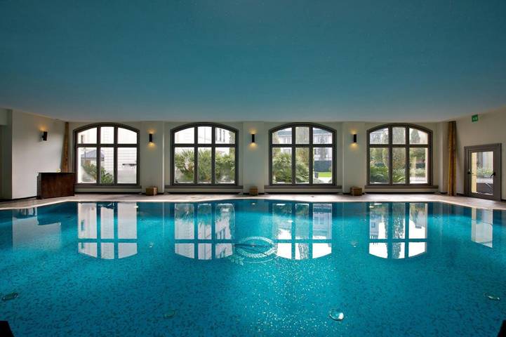 Hotel per 3 persone, con Idromassaggio e Giardino nonché Piscina e Sauna a Milano