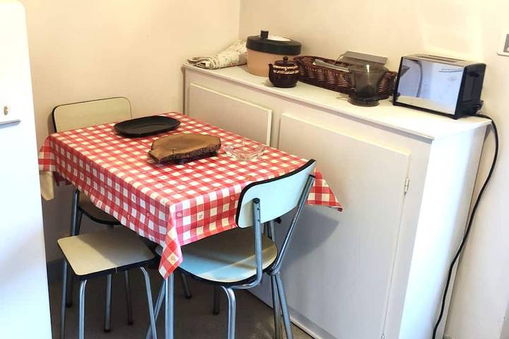 Gîte pour 6 personnes, avec jardin et terrasse à Bugeat