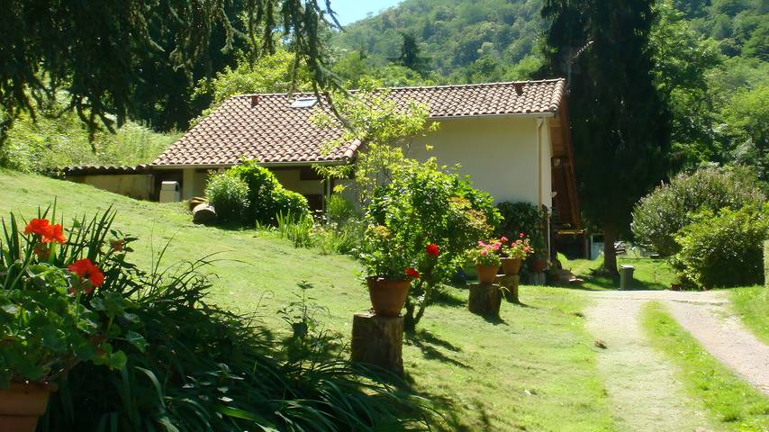 Holiday Home 'Gite Des Carcis' with Mountain View, Private Terrace and Wi-Fi in Ganac, Parc naturel régional des Pyrénées ariégeoises