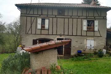 Gîte pour 10 personnes, avec jardin à Saint-Constant (homonymie)